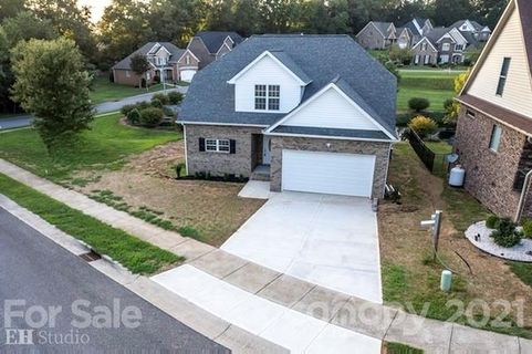 1003 12th Avenue Drive sold home in Waterstone, Hickory, NC