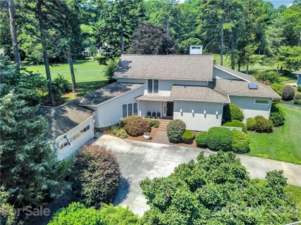28 Hamiltons Ferry Road