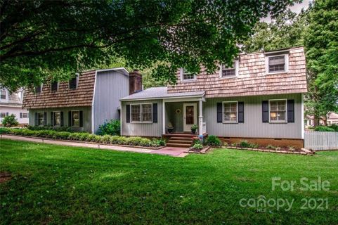 131 Lakeshore Drive