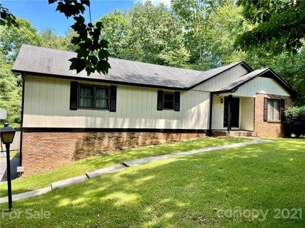 322 Melissa Way sold home in Rugby Meadows, Hendersonville, NC