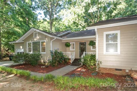 6204 Potter Road sold home in Rain Forest, Matthews, NC