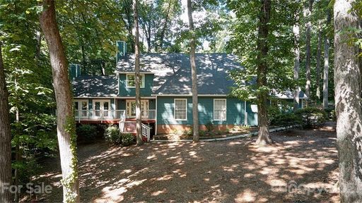 4 Hickory Ridge Court