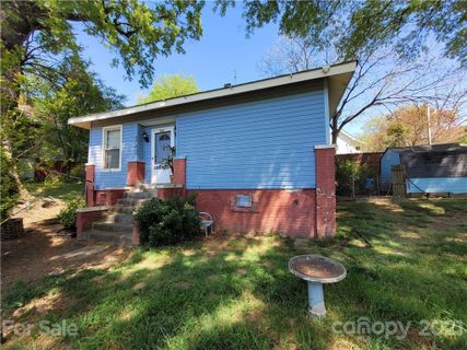 324 Belmont Circle
