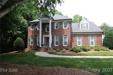 412 Hunters Point Drive