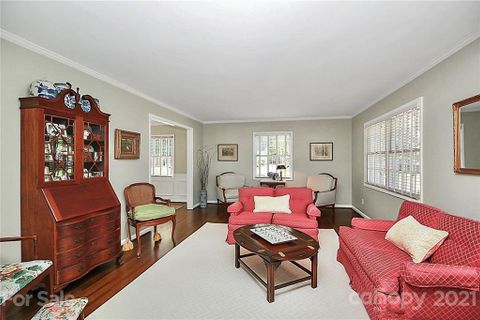 1115 Cheddington Drive