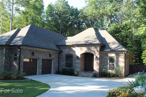 1914 Scuffle Hill Drive