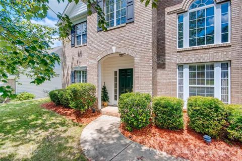13221 White Moon Court