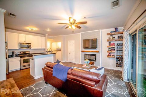 505 N Graham Street 3D