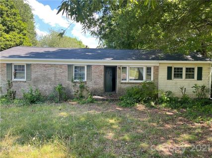 2323 Maplewood Drive sold home in Fallscrest, Gastonia, NC