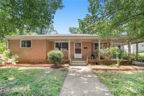 1211 Campus Street