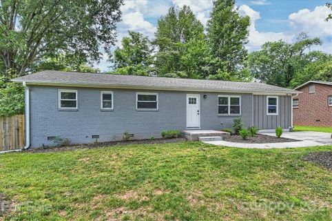 526 Frank Drive sold home in Briarwood, Charlotte, NC