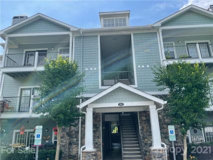 200 Vista Lake Drive 002