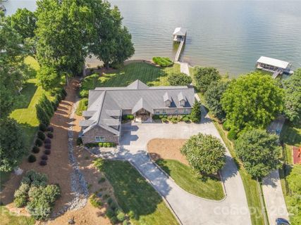 7800 Bankhead Road