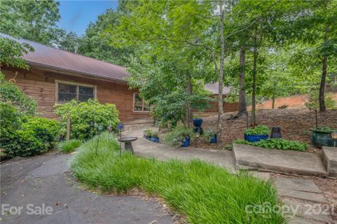 318 Springbrook Drive sold home in Stoneybrook, Columbus, NC