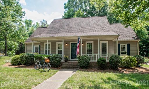 401 Sunnywood Lane