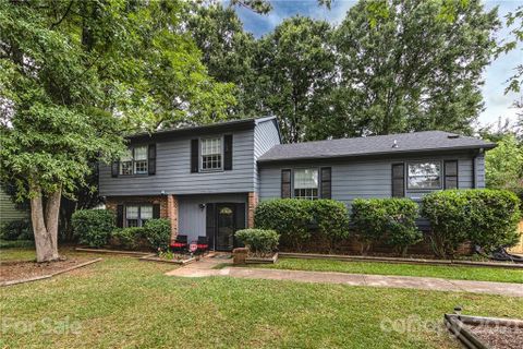 6815 Saddle Ridge Road