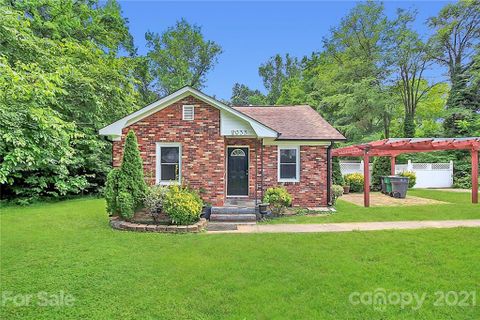 2033 A Avenue sold home in Wilson Heights, Charlotte, NC