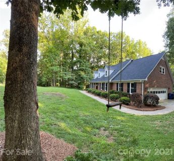 1714 Tanglebriar Court sold home in Providence Place, Weddington, NC