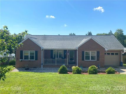 5027 Daffodil Lane