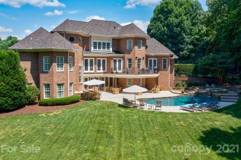 7033 Willow Trace Lane