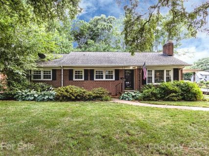 1400 Heather Lane