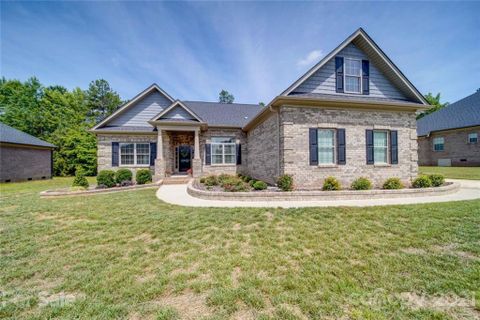 3269 Fairmead Drive sold home in Fieldstone, Concord, NC