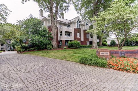2719 Selwyn Avenue 13 sold home in Oakmore at Selwyn, Charlotte, NC