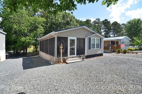 105 Cardinal Drive