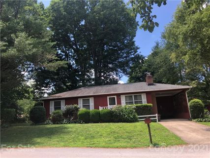 4 Stoney Nob Drive 11 sold home in Woodland Trace, Hendersonville, NC