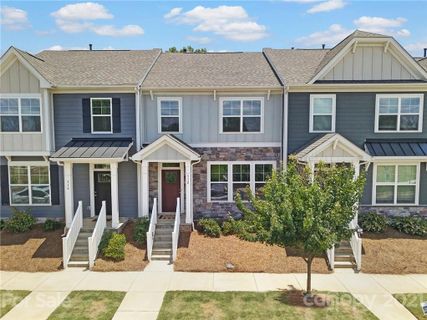 512 Laurel Walk Lane
