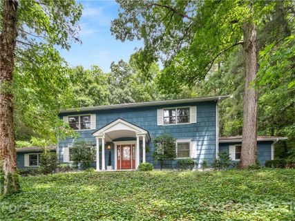 56 Woodbury Road
