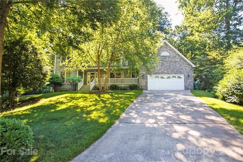 1038 Windsor Drive sold home in Windsor Park, Asheville, NC