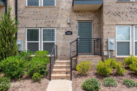 2920 Grand Union Way