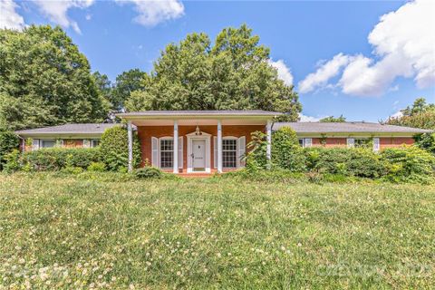 2330 Laurelwood Circle sold home in Woodsdale Acres, Charlotte, NC