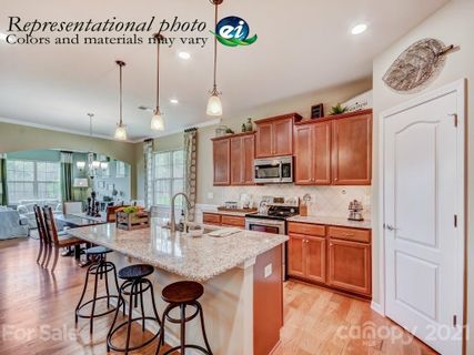 2033 Canova Drive 436
