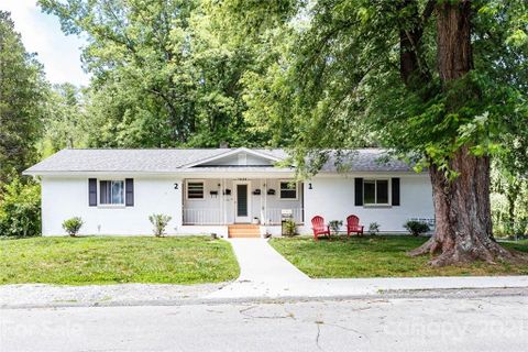 1035 Mountain View Street 39-40 sold home in Oak Grove Heights, Hendersonville, NC
