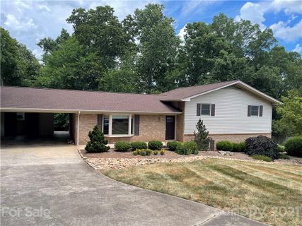 550 32nd Avenue Drive sold home in Northmoor, Hickory, NC