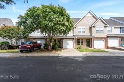 655 Rock Lake Glen