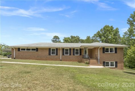 1918 W Laporte Drive