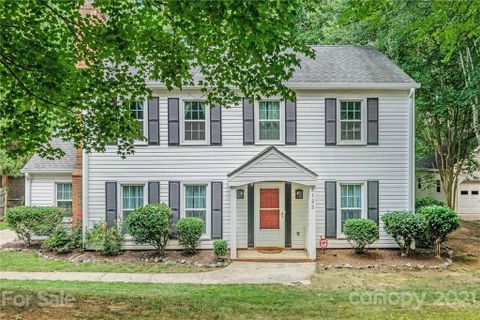 5122 Chestnut Lake Drive