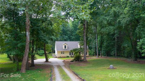 7648 Forest Oak Drive