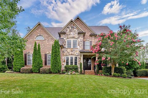 1106 Longwood Court