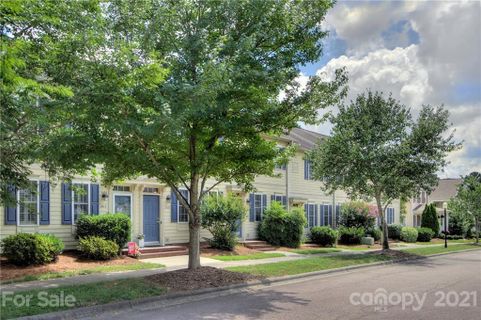 5619 Fetzer Avenue