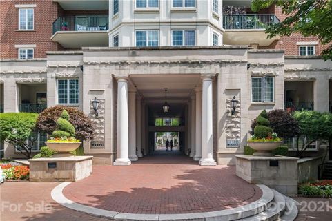 300 W 5th Street 504