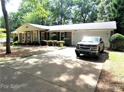 1220 Donna Drive