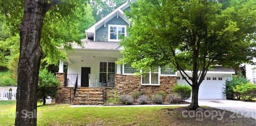 7332 Cascading Pines Drive sold home in Trailridge, Tega Cay, SC