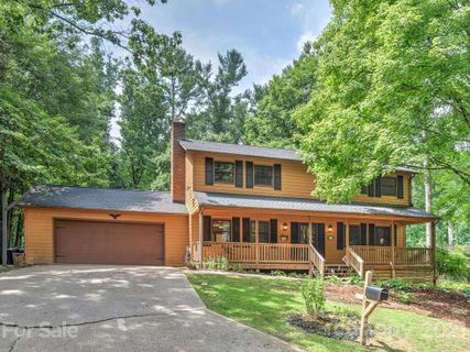 10 Maybury Court sold home in Brookwood, Arden, NC