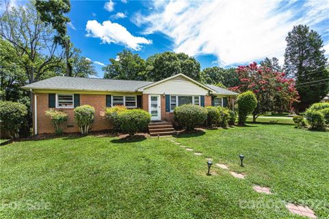 6200 King George Drive sold home in Meadowbrook Forest, Charlotte, NC