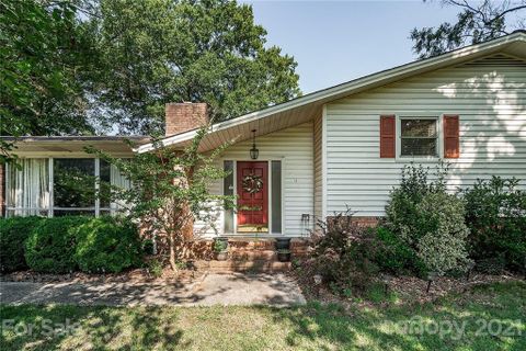 1900 Shoshone Court