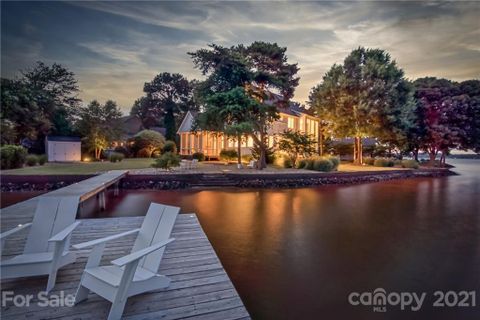8259 Peninsula Lane sold home in Mountain Creek Shores, Sherrills Ford, NC